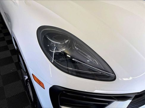 Used 2024 Porsche Macan AWD/4WD image 12