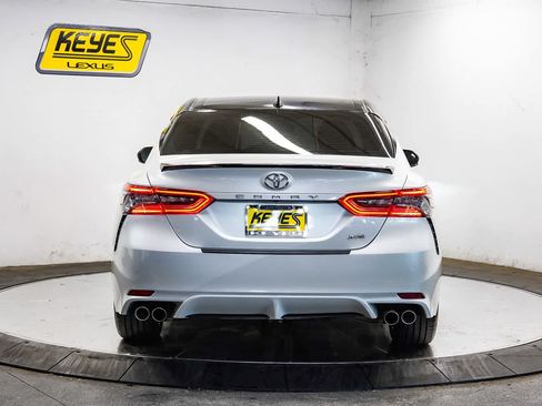Used 2022 Toyota Camry XSE FWD image 3
