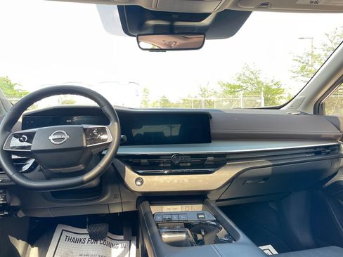 Used 2025 Nissan Murano Platinum w/ Cargo Package AWD/4WD image 12