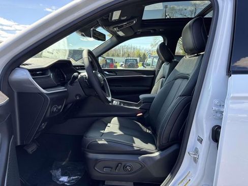 New 2026 Jeep Grand Cherokee Limited AWD/4WD image 4
