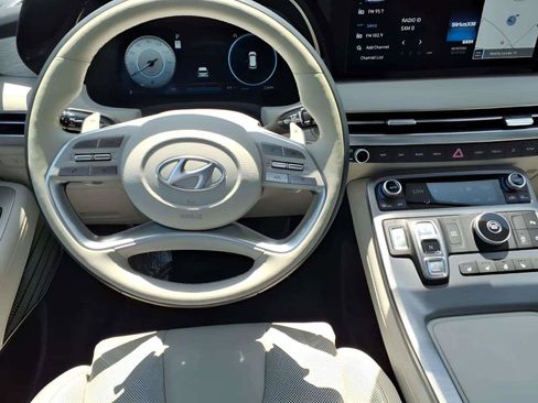 Certified 2024 Hyundai Palisade Calligraphy FWD image 11