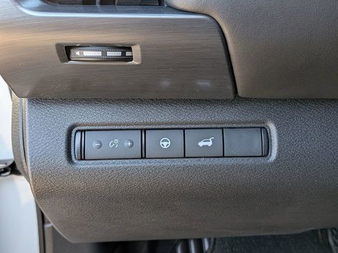 New 2026 Nissan Pathfinder SL w/ SL Premium Package image 16