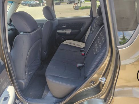 Used 2012 Kia Soul + FWD image 6