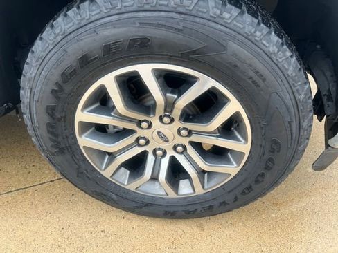 Used 2022 Ford F150 Lariat w/ Equipment Group 501A Mid image 11