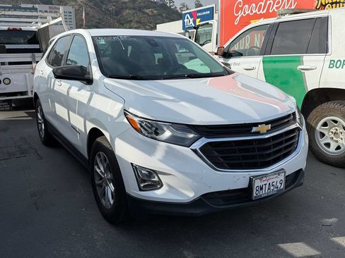 Used 2020 Chevrolet Equinox LS FWD image 3