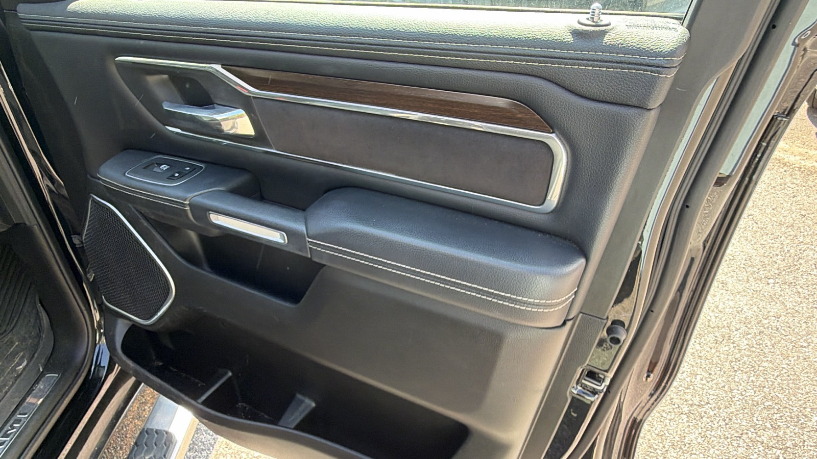 Used 2022 RAM 1500 Laramie RWD image 19