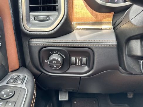 Used 2024 RAM 3500 Limited w/ Towing Technology Group AWD/4WD image 19