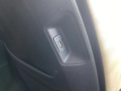 Used 2024 Kia Sorento S image 37