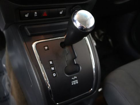 Used 2014 Jeep Patriot Latitude AWD/4WD image 39