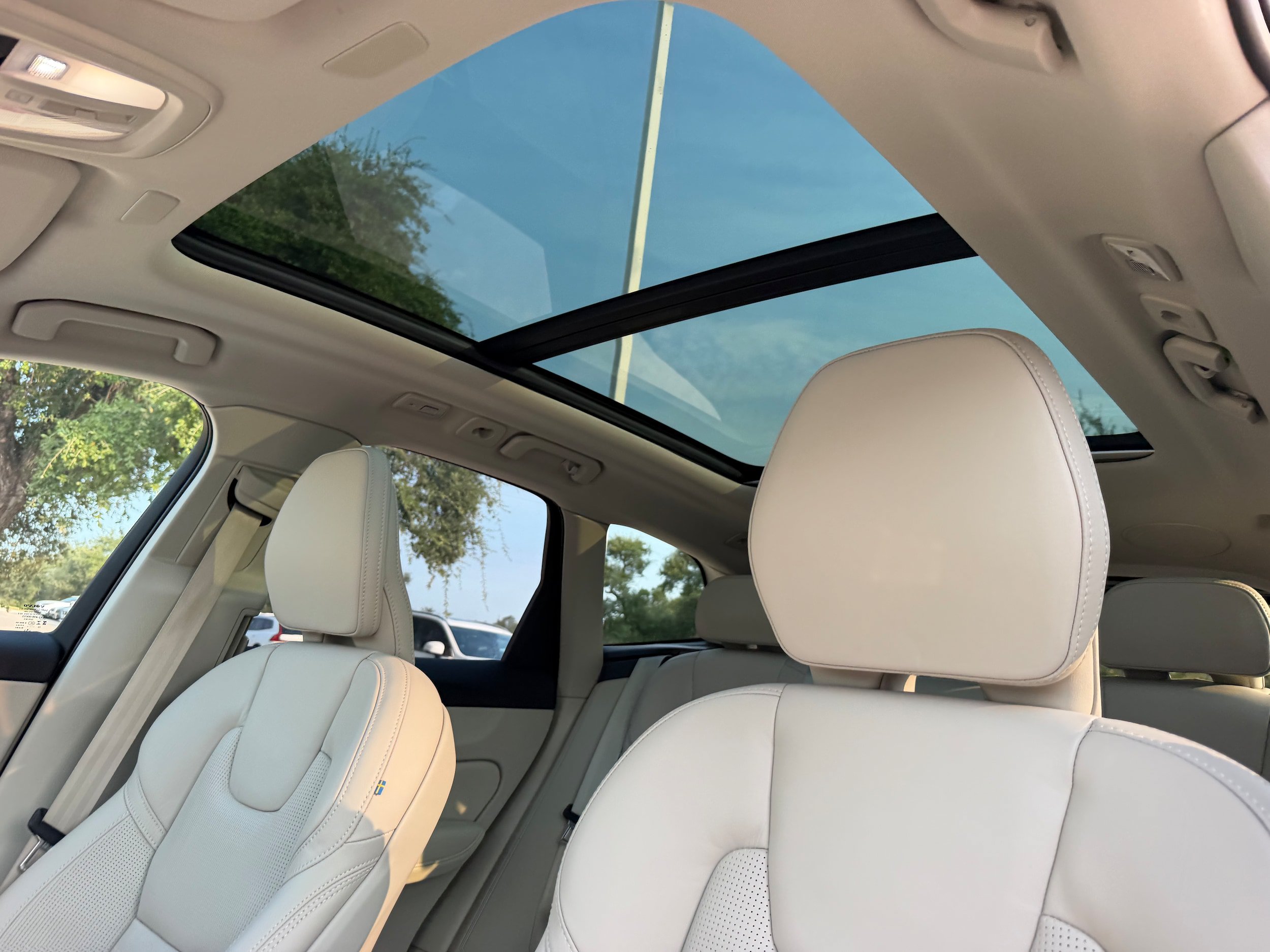 Certified 2024 Volvo XC60 B5 Ultimate AWD/4WD image 25