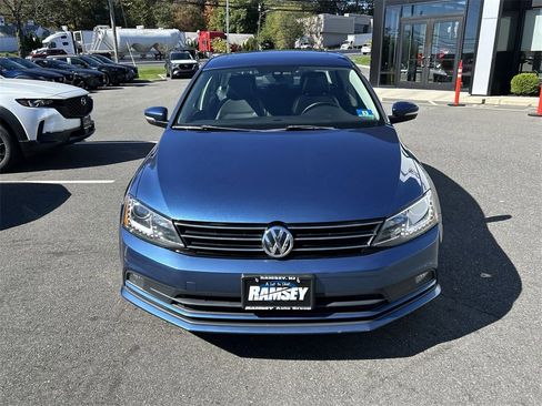 Used 2016 Volkswagen Jetta SEL w/ Lighting Package image 3