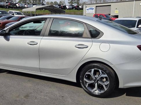 Used 2021 Kia Forte LXS image 9