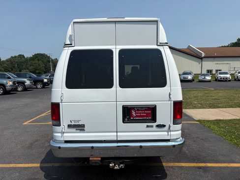 Used 2012 Ford E-350 and Econoline 350 XLT RWD image 7