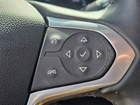 Used 2023 Chevrolet Traverse LT FWD image 30