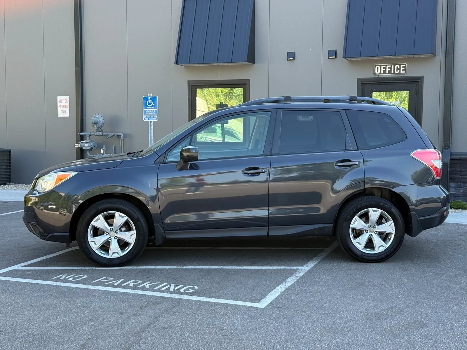 Used 2014 Subaru Forester 2.5i Premium w/ Rugged Package #1 AWD/4WD image 2