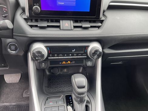 Certified 2025 Toyota RAV4 XLE AWD/4WD image 22