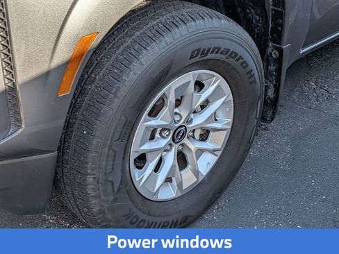 Used 2024 Nissan Frontier SV RWD image 12