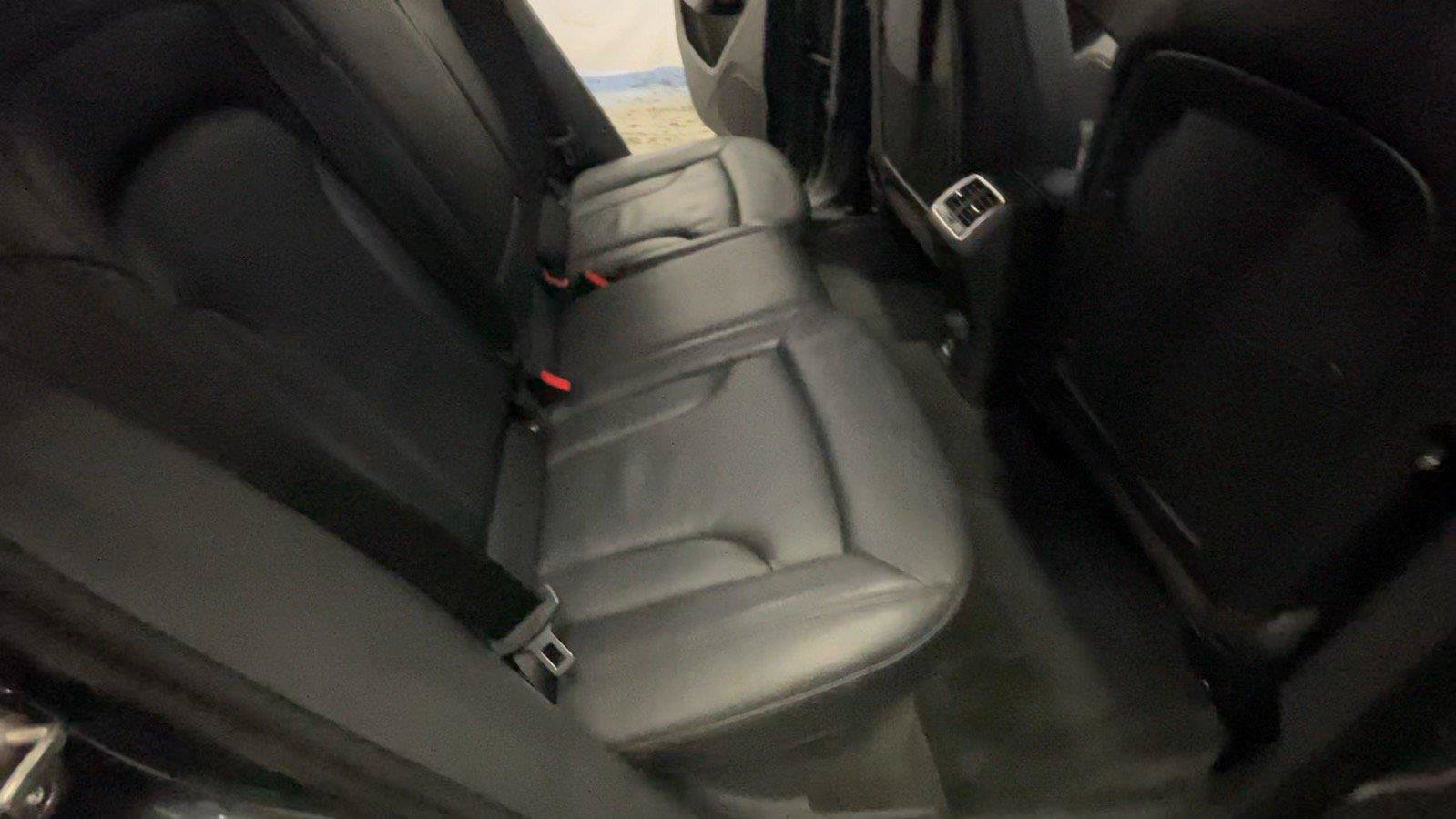Used 2018 Audi Q3 2.0T Premium w/ Convenience Package AWD/4WD image 29
