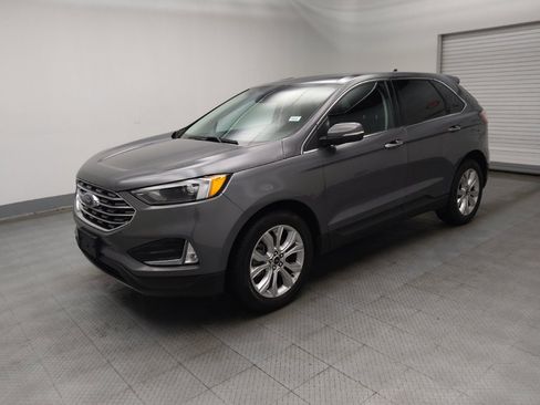 Used 2024 Ford Edge Titanium image 2