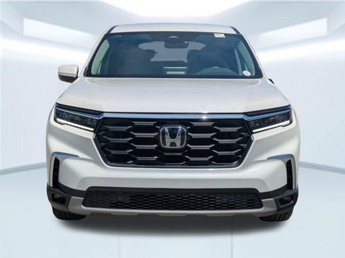Used 2025 Honda Pilot EX-L image 10