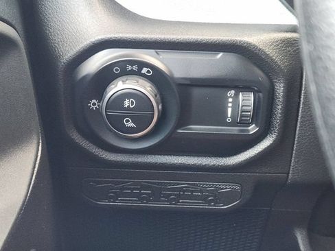 Used 2025 Jeep Gladiator Sport AWD/4WD image 23