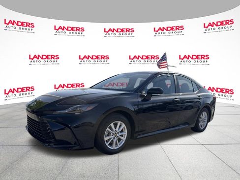 Used 2025 Toyota Camry LE FWD image 7