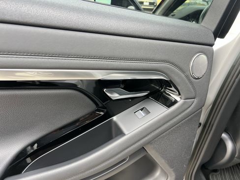Certified 2023 Land Rover Range Rover Evoque SE image 27