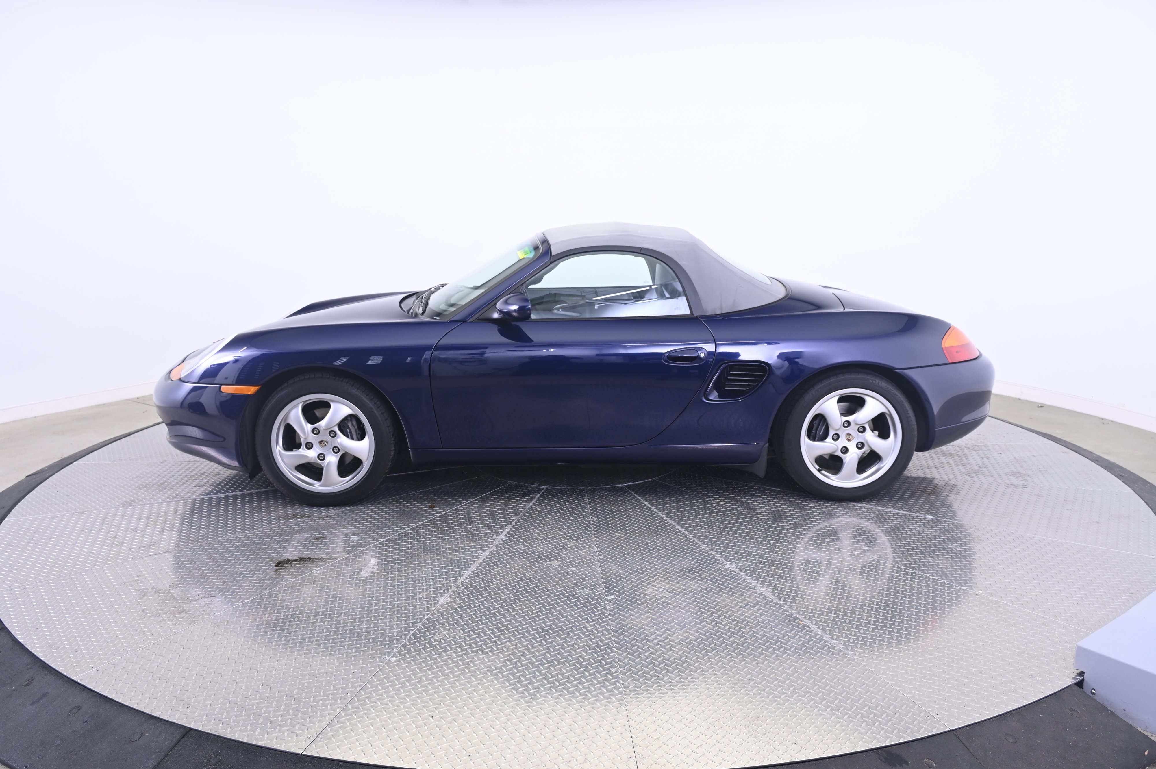 Used 2001 Porsche Boxster RWD image 12