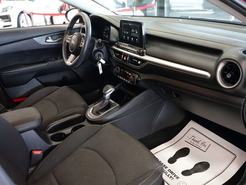 Used 2019 Kia Forte LXS image 39