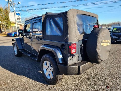 Used 2007 Jeep Wrangler Unlimited Sahara image 3