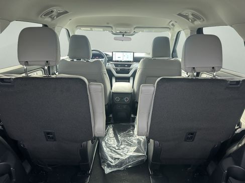 New 2026 Ford Explorer Active w/ Active Comfort Package AWD/4WD image 11