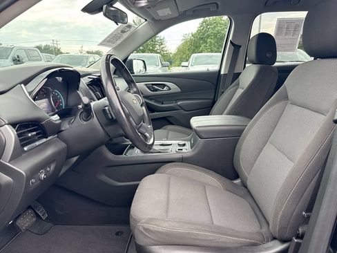 Used 2020 Chevrolet Traverse LT FWD image 19