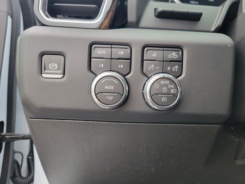 New 2026 GMC Sierra 3500 Denali w/ Denali Reserve Package image 17