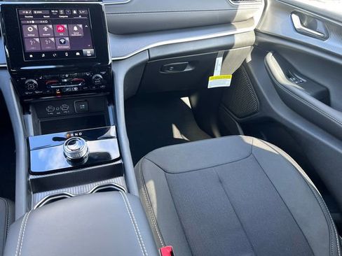 New 2026 Jeep Grand Cherokee L Laredo AWD/4WD image 30