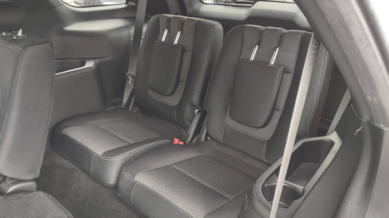 Used 2018 Ford Explorer XLT w/ Equipment Group 201A AWD/4WD image 34