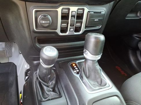 Used 2021 Jeep Wrangler Unlimited Sport AWD/4WD image 19