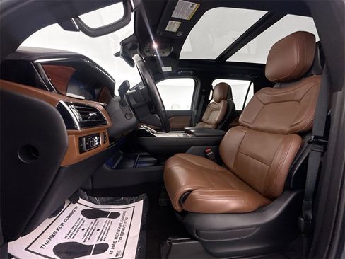 Used 2024 Lincoln Navigator Reserve image 20