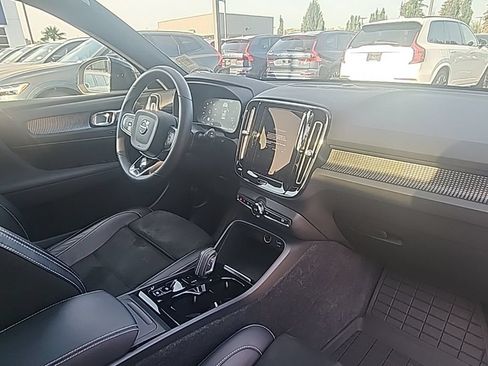 Used 2022 Volvo XC40 T5 R-Design w/ Advanced Package AWD/4WD image 20