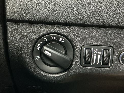 Used 2020 Dodge Charger SXT w/ Leather Interior Group RWD image 38