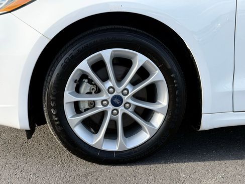 Used 2019 Ford Fusion SE FWD image 10