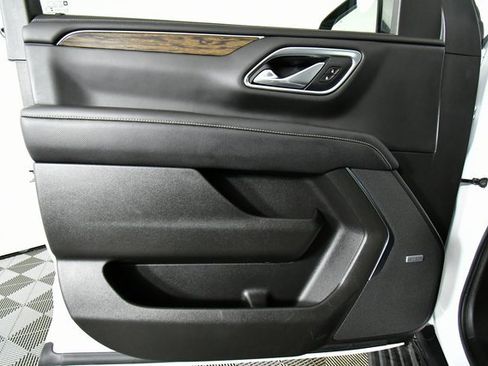 Used 2021 Chevrolet Suburban Premier image 21