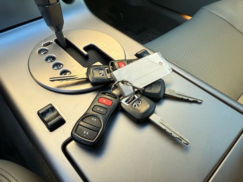 Used 2004 INFINITI G35 Coupe w/ Premium Pkg image 38