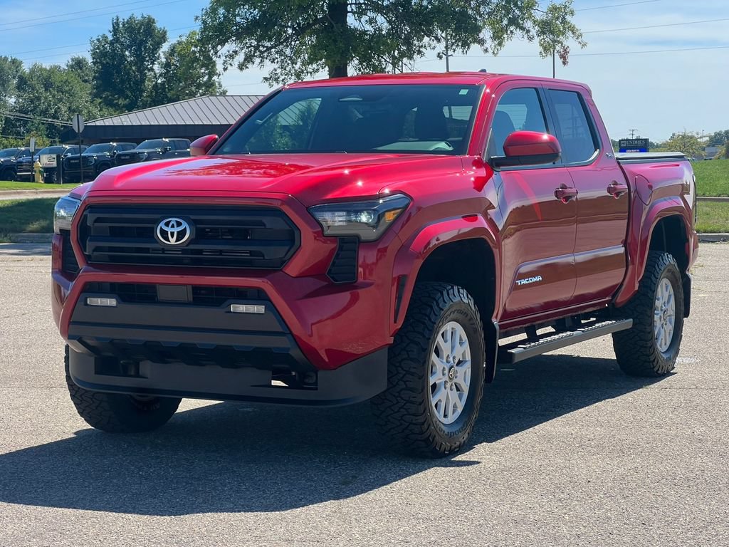 Used 2025 Toyota Tacoma SR5 AWD/4WD image 40