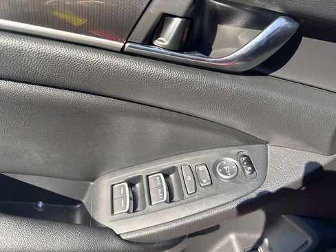 Used 2020 Honda Accord Sport image 11