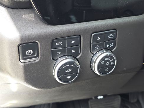 Used 2024 GMC Sierra 1500 SLT AWD/4WD image 24