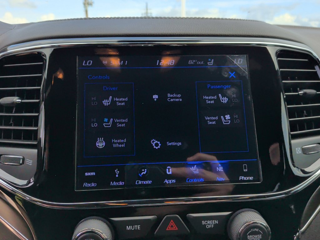 Used 2019 Jeep Grand Cherokee Overland AWD/4WD image 28