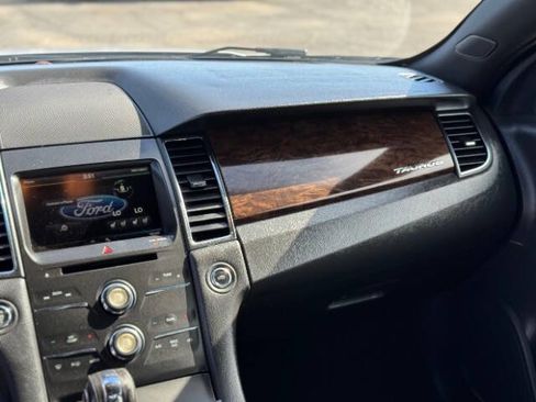 Used 2015 Ford Taurus Limited image 14