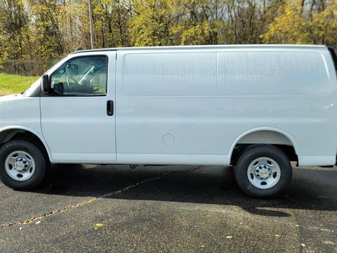 New 2025 Chevrolet Express 2500 w/ Communications Package RWD image 7