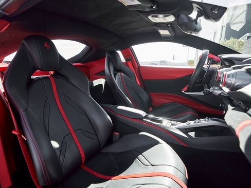 Used 2018 Ferrari 812 Superfast image 43