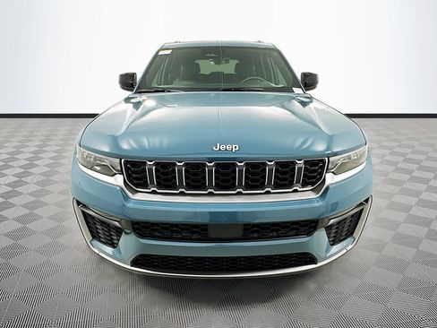 New 2026 Jeep Grand Cherokee Limited AWD/4WD image 2